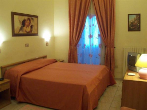  Hotel Pensione Romeo  Бари